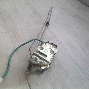 Utolsó esély MAZDA DEMIO 98.08-00.05 Bal hátsó ajtó zárszerkezet központi záras bontott alkatrész