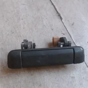 Ajánlat MAZDA DEMIO 98.08-00.05 Bal hátsó külső kilincs 5 ajtós bontott alkatrész