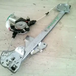 Árengedmény MAZDA DEMIO 98.08-00.05 Jobb első ablakemelő szerkezet elektromos bontott alkatrész