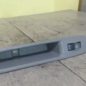 Vedd meg online MAZDA DEMIO 98.08-00.05 Jobb első ablakemelő kapcsoló 5 ajtós bontott alkatrész