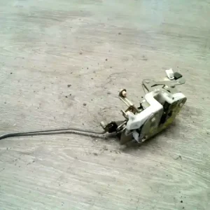 Rendeld meg most MAZDA E2200 Jobb első ajtó zárszerkezet mechanikus 2 ajtós fülke bontott alkatrész