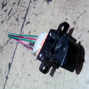 Árcsökkenés MAZDA MPV 99-05 Jobb első ablakemelő kapcsoló bontott alkatrész