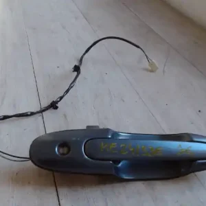 Végkiárusítás MAZDA MPV 99-05 Jobb első külső kilincsdugózárral bontott alkatrész