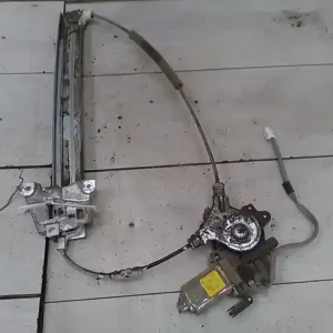 Rendeld meg most MAZDA MPV 99-05 Jobb hátsó ablakemelő szerkezet elektromos bontott alkatrész