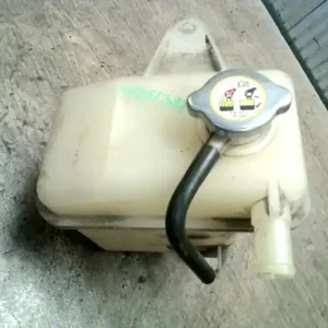 Azonnal elérhető MAZDA MPV 99-05 Kiegyenlítő tartály 2.0 d bontott alkatrész