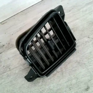 Végkiárusítás MAZDA MPV 99-05 Középső szellőző bal bontott alkatrész