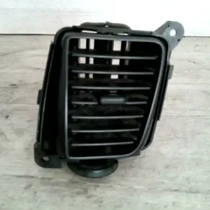 Szezonális akció MAZDA MPV 99-05 Szellőző bal bontott alkatrész