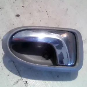 Újdonság MAZDA PREMACY 99.01-05.10 Bal első belső kilincs bontott alkatrész