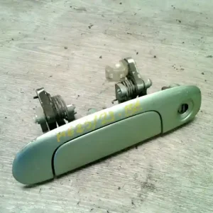 Végkiárusítás MAZDA PREMACY 99.01-05.10 Bal első külső kilincs bontott alkatrész