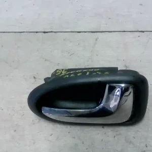 Végkiárusítás MAZDA PREMACY 99.01-05.10 Jobb első belső kilincs bontott alkatrész