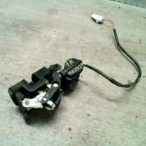 Vedd meg most MAZDA PREMACY 99.01-05.10 Jobb hátsó ajtó zárszerkezet központi záras bontott alkatrész