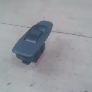 Árengedmény MAZDA PREMACY 99.01-05.10 Jobb hátsó ablakemelő kapcsoló bontott alkatrész