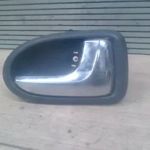 Vásárlói kedvenc MAZDA PREMACY 99.01-05.10 Jobb hátsó belső kilincs bontott alkatrész