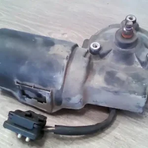 Népszerű MERCEDES 124 Ablaktörlő motor első bontott alkatrész