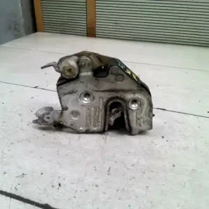 Expressz kézbesítés MERCEDES 124 Jobb első ajtó zárszerkezet központizáras központi zár motor nélkül,4 ajtós bontott alkatrész