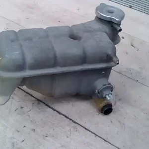 Árcsökkenés MERCEDES 124 Kiegyenlítő tartály bontott alkatrész