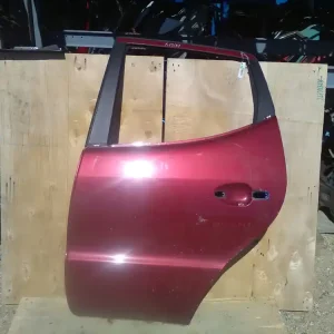 Kedvezmény MERCEDES A W168 1997.10.01-2001.04.30 Bal hátsó ajtó. bordó bontott alkatrész