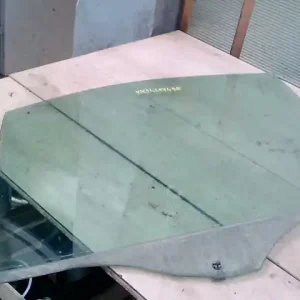 Azonnali szállítás MERCEDES A W168 1997.10.01-2001.04.30 Bal első ajtóüveg 5 ajtós bontott alkatrész