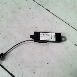 Olcsóbb MERCEDES A W169 2004.09.01-2008.05.31 Antenna erősítő jobb oldali bontott alkatrész