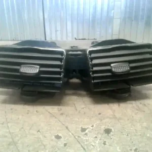 Bestseller MERCEDES A140 Középső szellőző 5 ajtós, ferdehátú bontott alkatrész