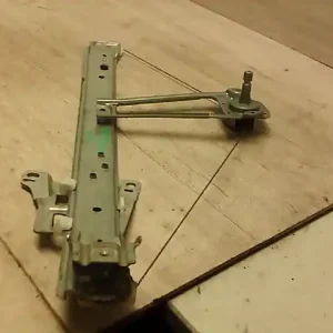 Kedvezményes ár MERCEDES A160 Bal hátsó ablakemelő szerkezet mechanikus bontott alkatrész