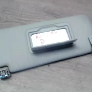 Akciós ár MERCEDES A160 Bal napellenző bontott alkatrész