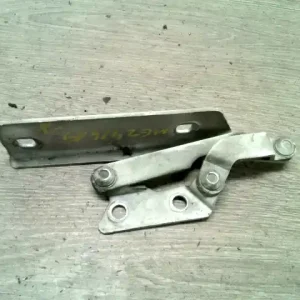 Ajánlat MERCEDES A160 Motorháztető jobb zsanér bontott alkatrész