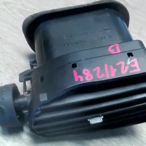 Végkiárusítás MERCEDES A160 Szellőző bal bontott alkatrész