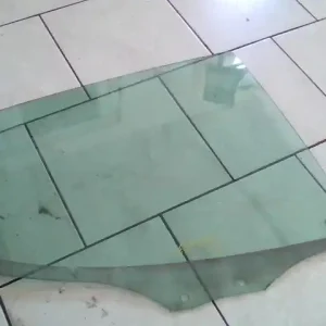 Vedd meg most MERCEDES A170 Jobb hátsó ajtóüveg bontott alkatrész