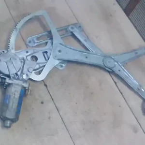 Vásárlói kedvenc MERCEDES C (W202) 1993-2000 Bal első ablakemelő szerkezet elektromos 4 ajtós bontott alkatrész