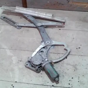 Vedd meg online MERCEDES C (W202) 1993-2000 Bal első ablakemelő szerkezet elektromos lépcsőshátú kivitel bontott alkatrész