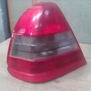 Ingyenes szállítás MERCEDES C (W202) 1993-2000 Bal hátsó lámpa 4 ajtós bontott alkatrész