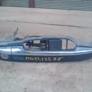 Rendeld meg most MERCEDES C (W202) 1993-2000 Jobb első külső kilincsdugózárral, kulcs nélkül, 4 ajtós bontott alkatrész