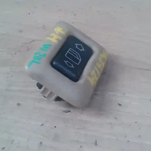 Vedd meg most MERCEDES C (W202) 1993-2000 Jobb hátsó ablakemelő kapcsoló bontott alkatrész