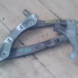 Ingyenes szállítás MERCEDES C (W202) 1993-2000 Motorháztető jobb zsanér bontott alkatrész