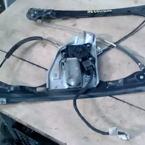 Exkluzív ajánlat MERCEDES C (W203) 2000.06.01-2006.12.31 Bal első ablakemelő szerkezet elektromos 4 ajtós bontott alkatrész