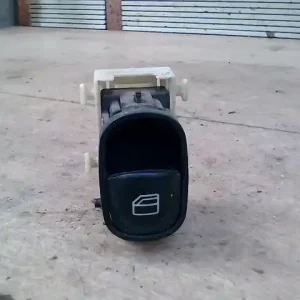 Ne maradj le MERCEDES C (W203) 2000.06.01-2006.12.31 Jobb első ablakemelő kapcsoló 4 ajtós bontott alkatrész