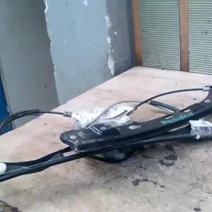 Végkiárusítás MERCEDES C (W203) 2000.06.01-2006.12.31 Jobb első ablakemelő szerkezet elektromos kombi bontott alkatrész