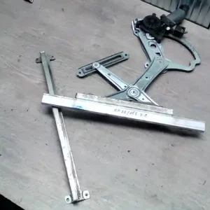 Különleges ajánlat MERCEDES C220D 93-00 Jobb első ablakemelő szerkezet elektromos bontott alkatrész