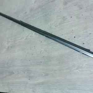 Népszerű MERCEDES E W210 95.06-99.06 Jobb hátsó ajtó díszléc 4 ajtós bontott alkatrész