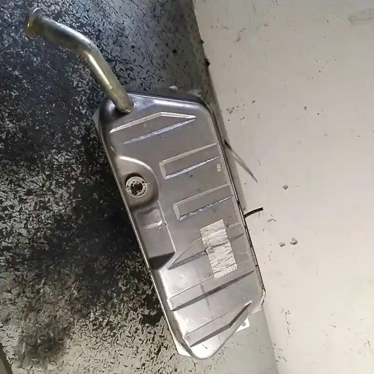 MERCEDES E W210 95.06-99.06 üzemanyagtank bontott alkatrész Olcsó