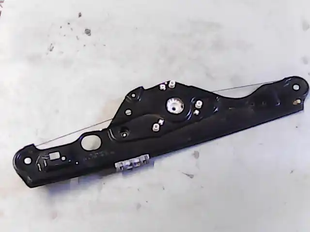 Vedd meg most MERCEDES E W211 02-09 Bal hátsó ablakemelő szerkezet elektromos4 ajtós bontott alkatrész