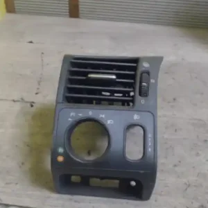 MERCEDES E W210 95.06-99.06 Szellőző bal bontott alkatrész Újdonság