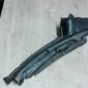 Outlet MERCEDES E W210 95.06-99.06 Szélvédő alatti vízelvezető műanyag bontott alkatrész