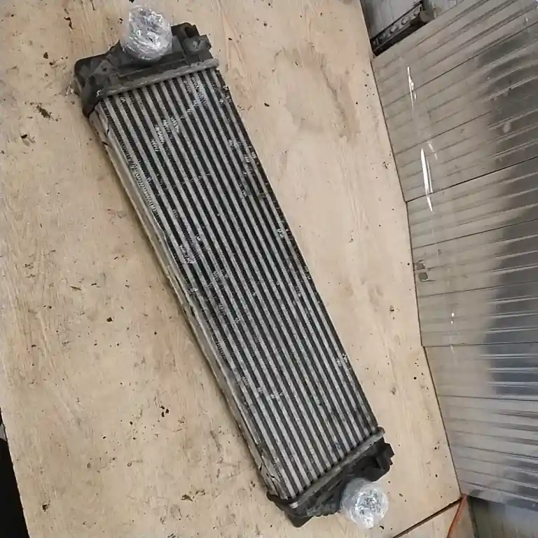 MERCEDES SPRINTER 2006.06-2013.09 Intercooler hűtő bontott alkatrész Exkluzív ajánlat