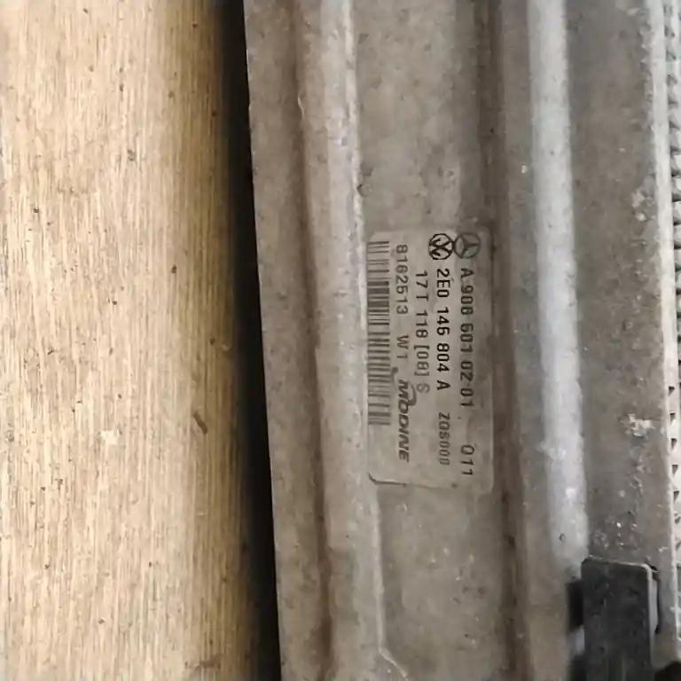 Árengedmény MERCEDES Sprinter 2013.09.08-2018.05.30 Intercooler hűtő bontott alkatrész