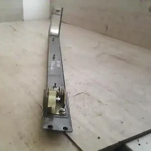 MERCEDES VANEO 01.09-05.09 Bal tolóajtó középső sín bontott alkatrész Kiárusítás