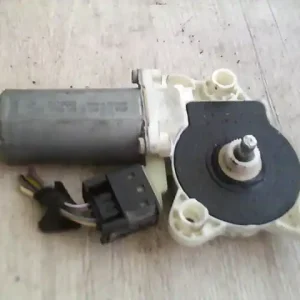 Ingyenes szállítás MERCEDES VANEO 01.09-05.09 Jobb első ablakemelő motor bontott alkatrész