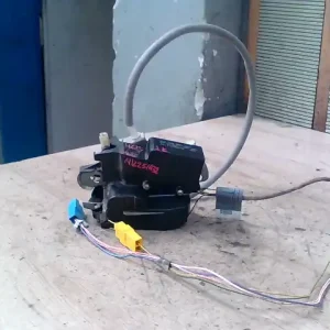 MERCEDES VANEO 01.09-05.09 Jobb első ajtó zárszerkezet központizáras bontott alkatrész Utolsó esély