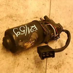 Kedvezményes ár MERCEDES VITO 96- Ablaktörlő motor első bontott alkatrész